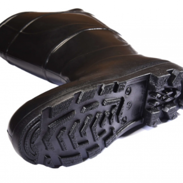 Bota de PVC Cano Médio Sem Forro  COR: PR...