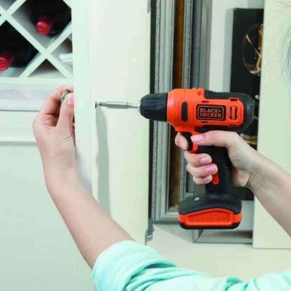 Furadeira/parafusadeira C/ Bateria Bivolt...